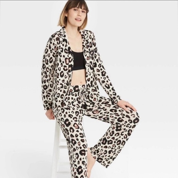 Stars Above Animal Print PJ set New with tags! Womens Pyjamas medium - Picture 2 of 16